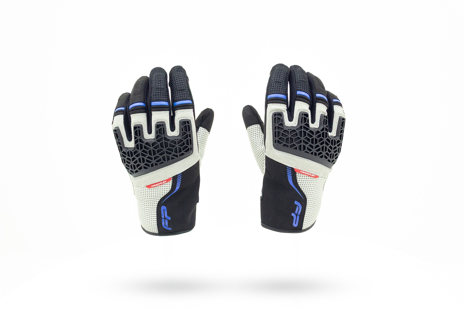 Guantes Xplorer gris para moto en vista frontal flotante, diseño con protección y ventilación