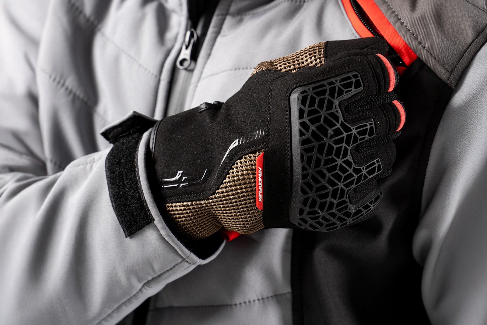 Trama de guantes de moto como los Revit