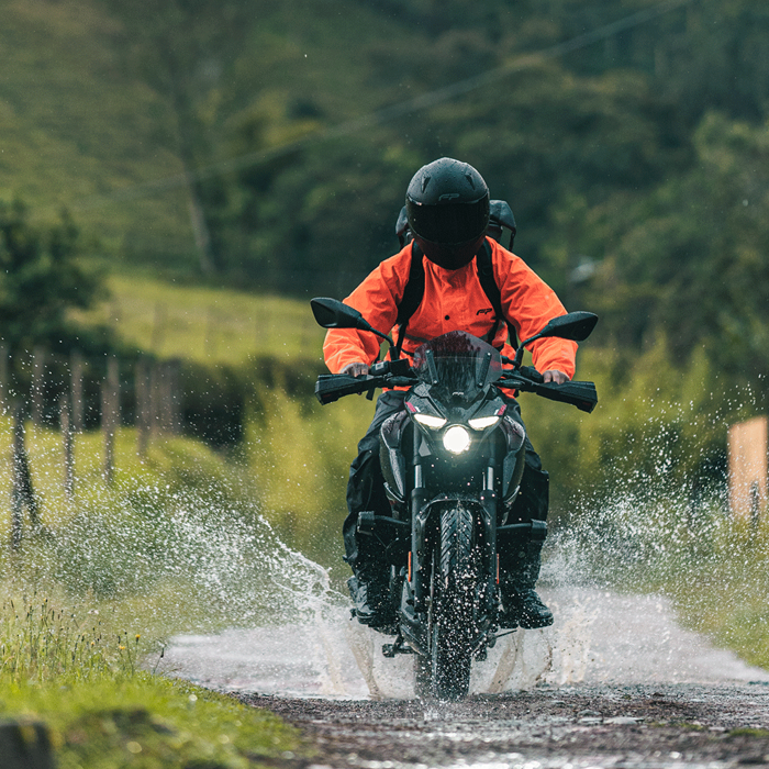 Impermeable storm negro