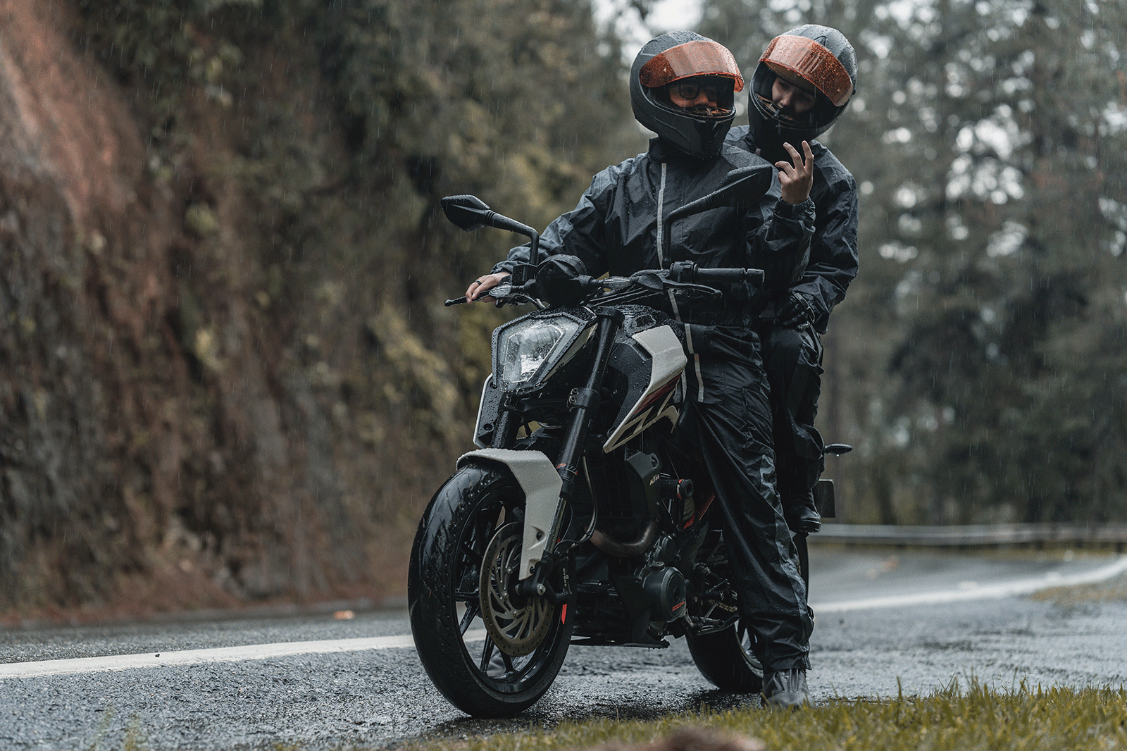 Impermeable monotraje hurricane verde neón