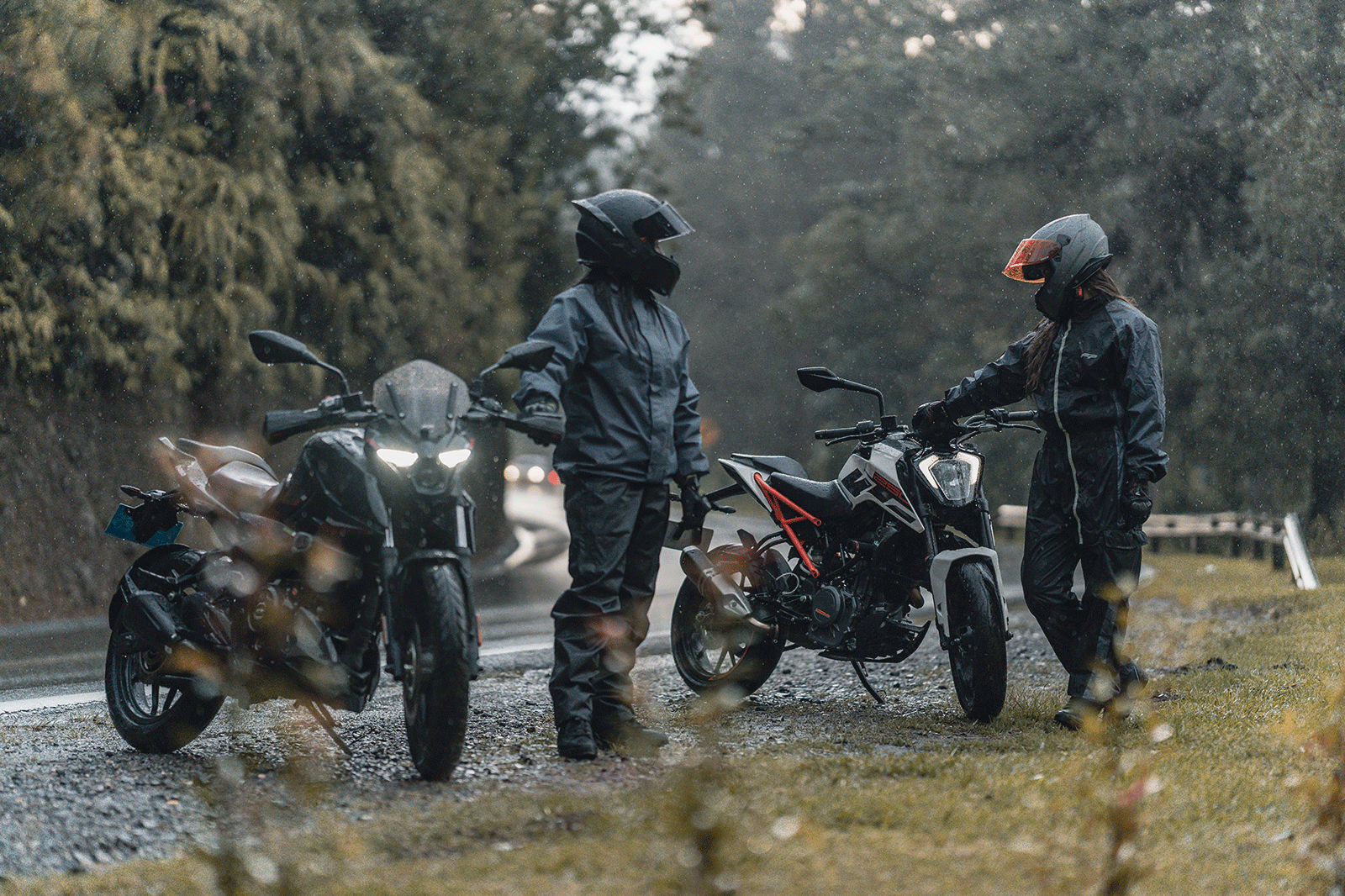 Impermeable monotraje hurricane verde neón