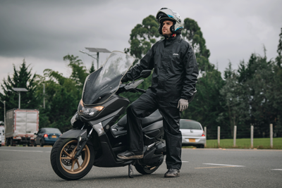Impermeable storm negro