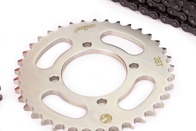 Kit arrastre 15-38t 428h-104 4h akt125nkd