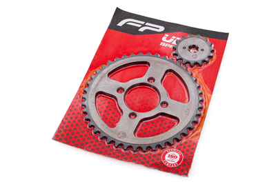 KIT SPROCKET 15-42T 4H XCD 125, Kit Sprocket. Kit Sprocket para moto. Sprocket para moto. Kit Respuesto Sprocket para moto. Juego Kit Sprocket para Moto. Piñon para Moto. Piñones de Repuesto para Moto
