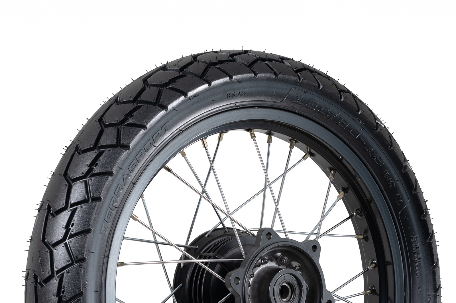 Llanta doble propósito 110/90-17
Llanta para moto carretera y off-road
Neumático FP Terrasport
Llantas de moto para viaje
Llanta con tracción mixta
Neumático resistente al desgaste
Llantas para aventureros en moto