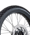 Llanta doble propósito 110/90-17
Llanta para moto carretera y off-road
Neumático FP Terrasport
Llantas de moto para viaje
Llanta con tracción mixta
Neumático resistente al desgaste
Llantas para aventureros en moto