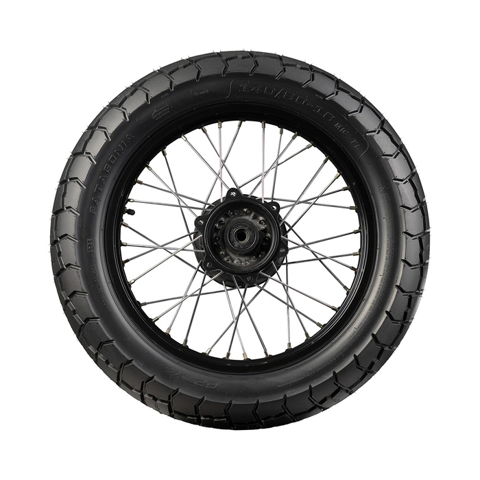 Vista superior de la llanta PATAGONIA 140/80-18 TL montada en rin negro