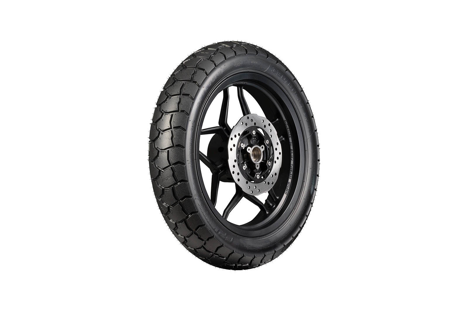 Vista superior de la llanta PATAGONIA 130/80-17 TL montada en rin negro