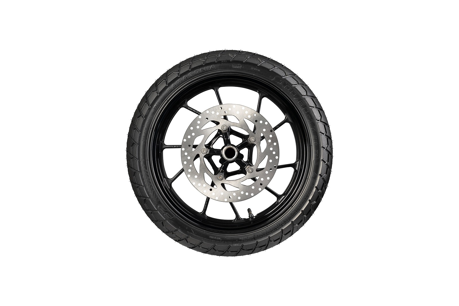 Vista superior de la llanta PATAGONIA 100/80-17 TL montada en rin negro