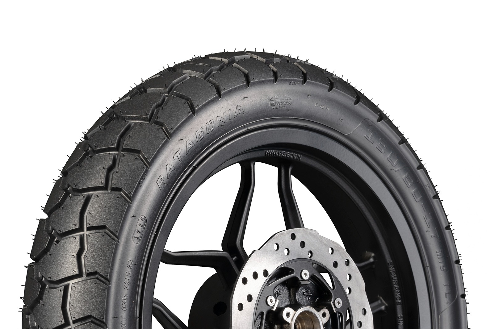 Detalle del labrado de la llanta PATAGONIA 130/80-17 TL para mayor agarre