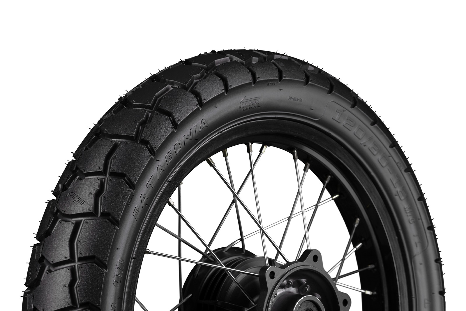 Detalle del grabado de la llanta FP Patagonia 120/80-18 TL
