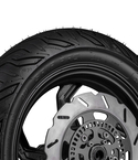Detalle del grabado de la llanta FP Grip Pro 140/70-14