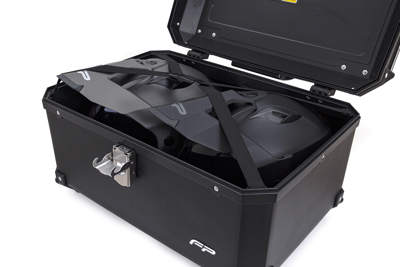 Maleta plastica cuadrada maverick de 60 lt ( 2 cascos) negro