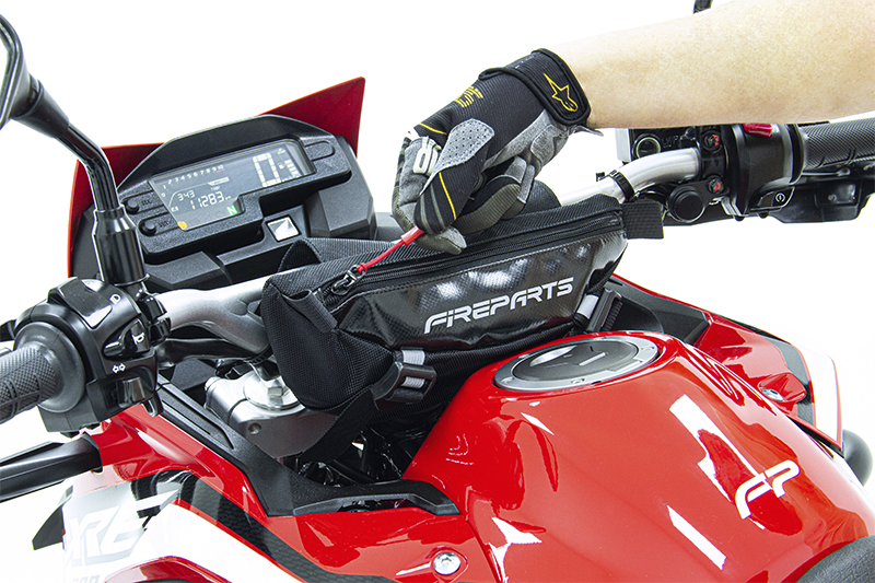 Maletin de manubrio en moto