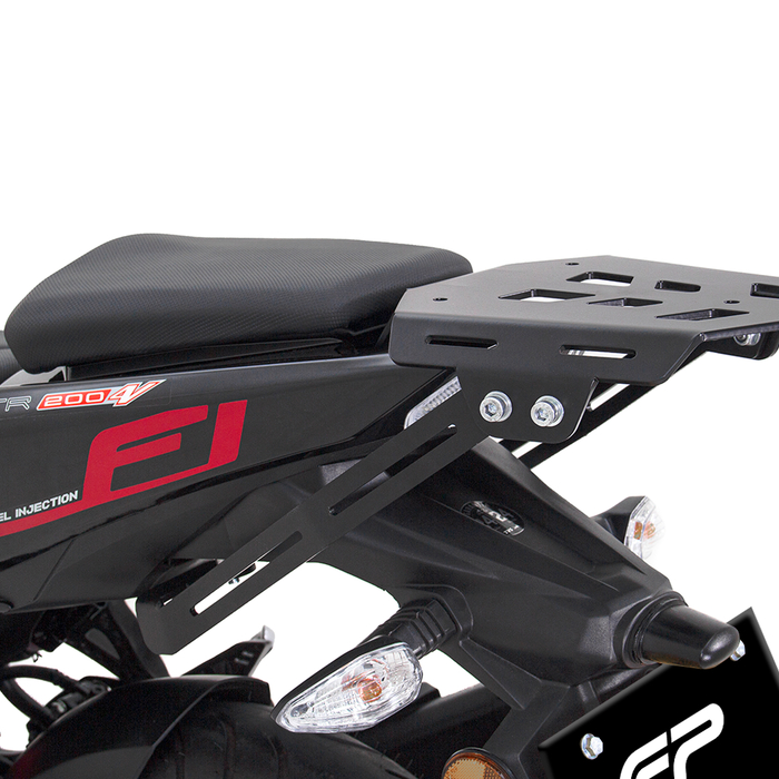 TVS Apache con Parrilla