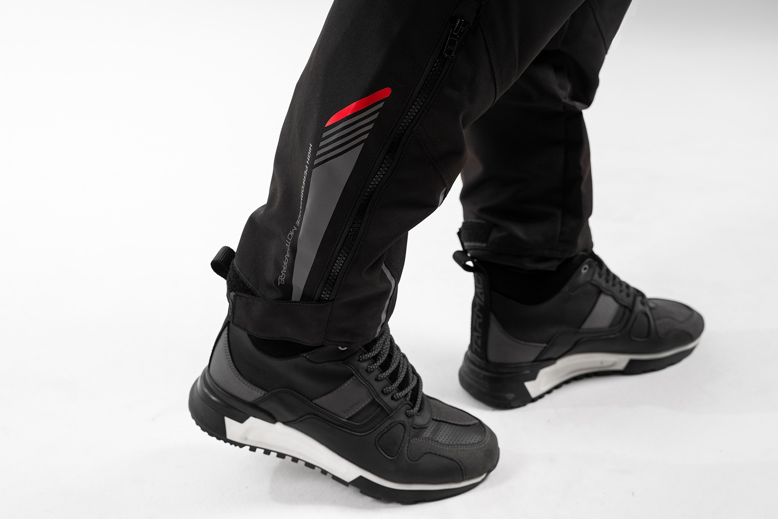 Pantalón Patagonia con cierre para botas 