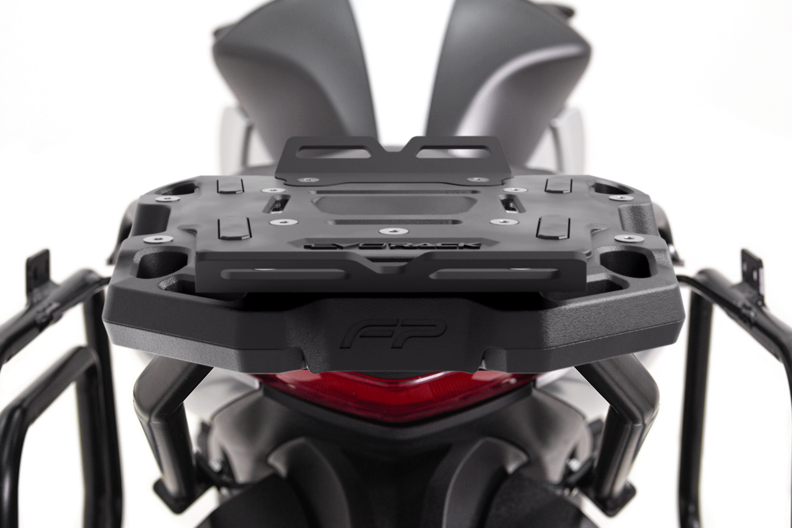 Estructura FP reforzada con acabado negro electrostático.