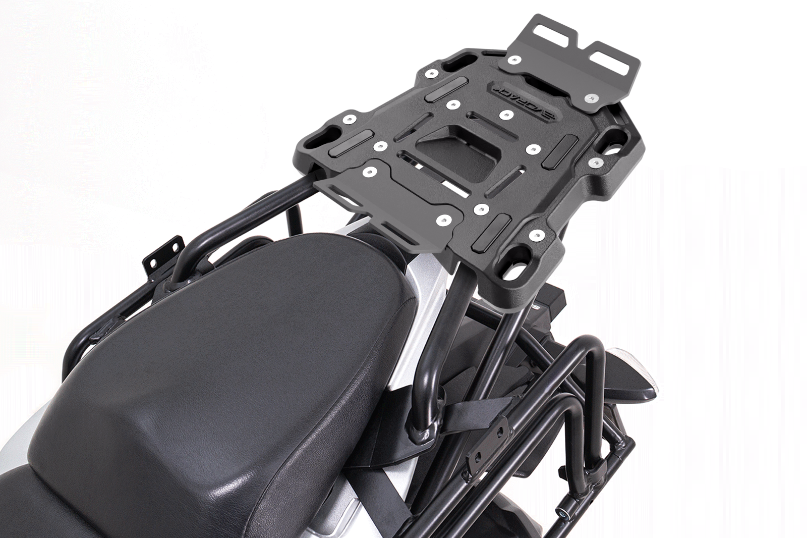 Parrilla FP Evorack instalada en Suzuki Gixxer 250.