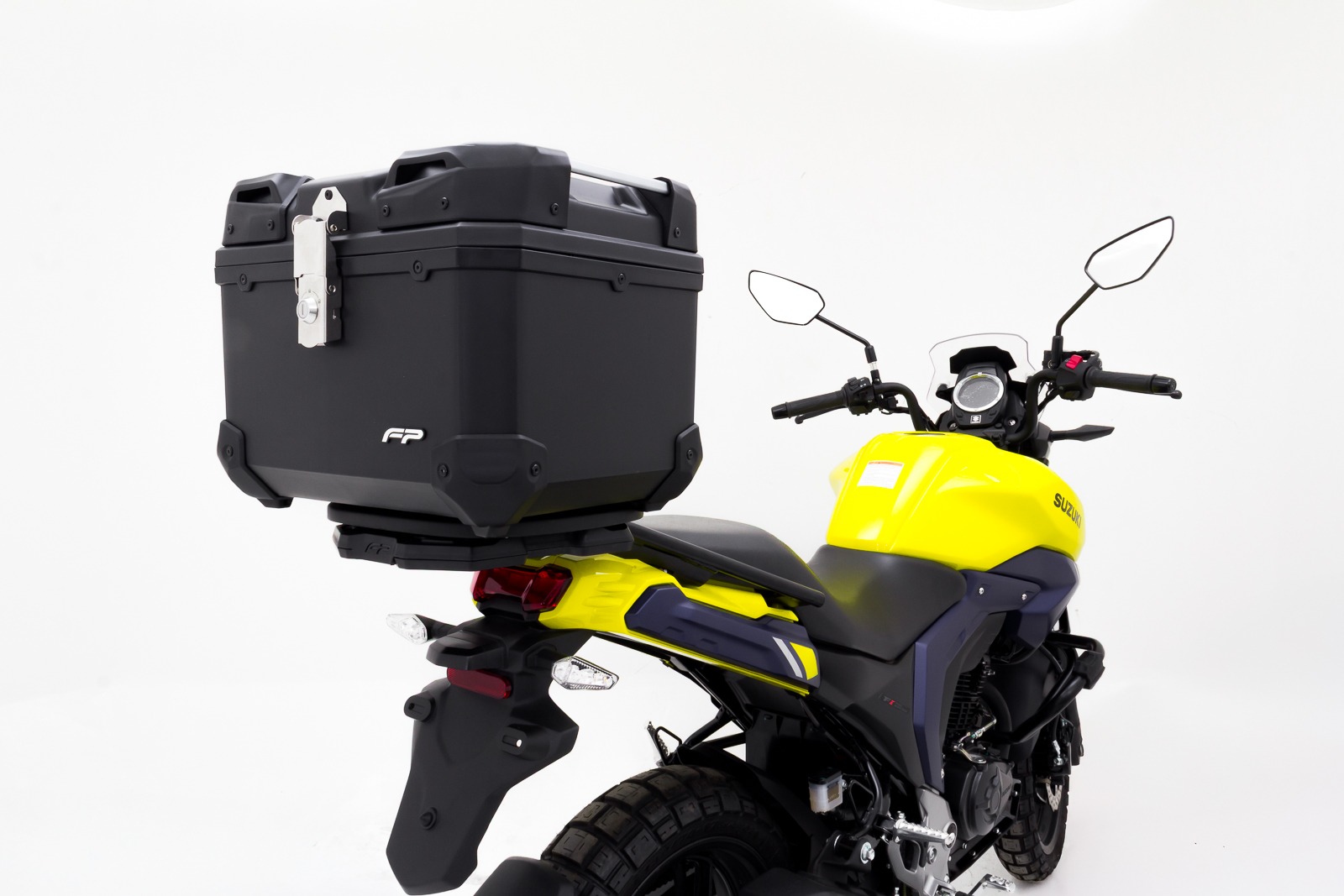 Parrilla EvoRack FP con maletero rígido instalado