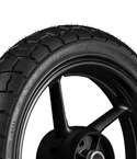 Detalle del labrado de la llanta PATAGONIA 130/70-17 TL con estilo deportivo