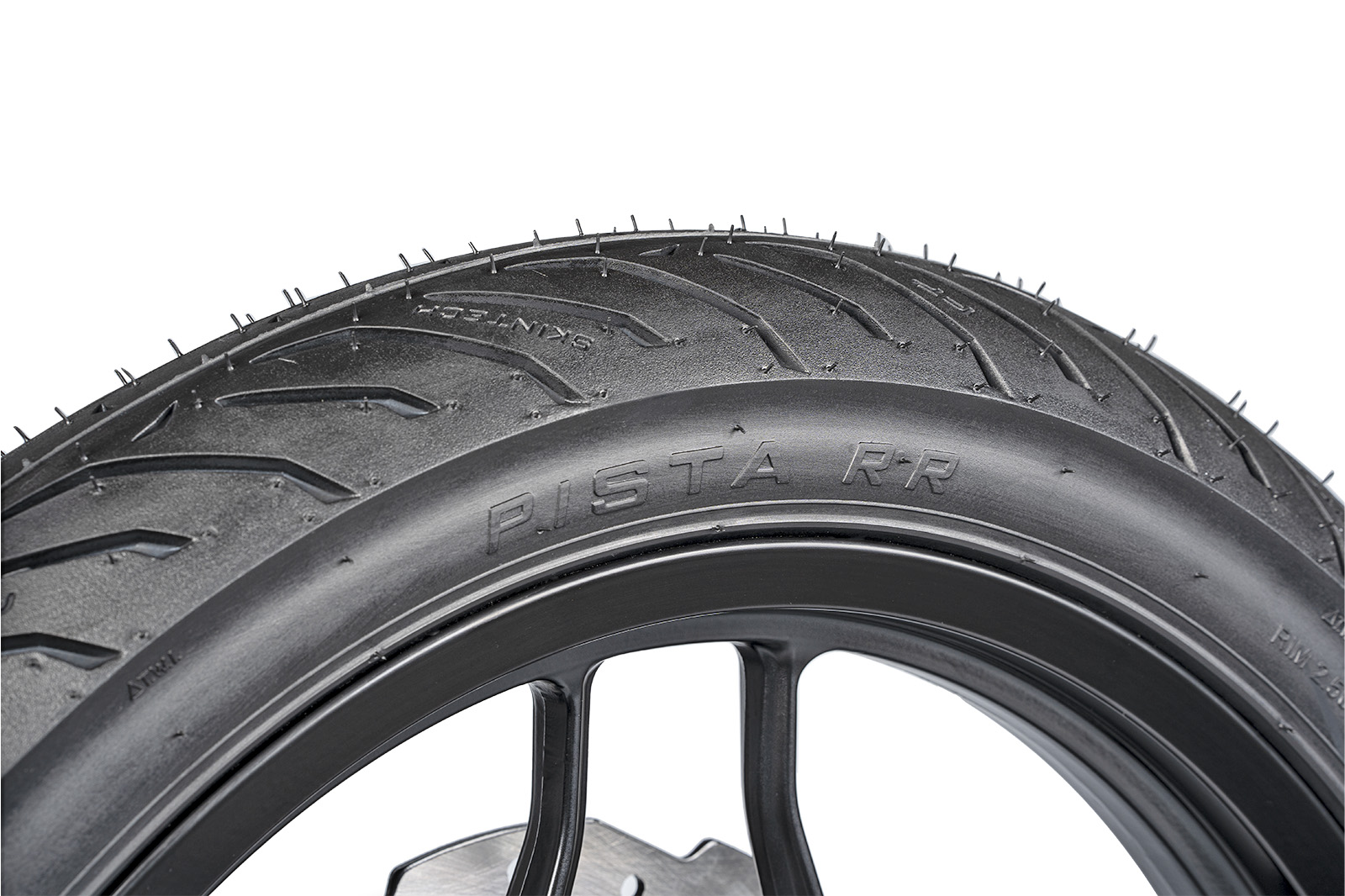 Detalle del diseño de la llanta FP Pista RR 100/80-17 TL