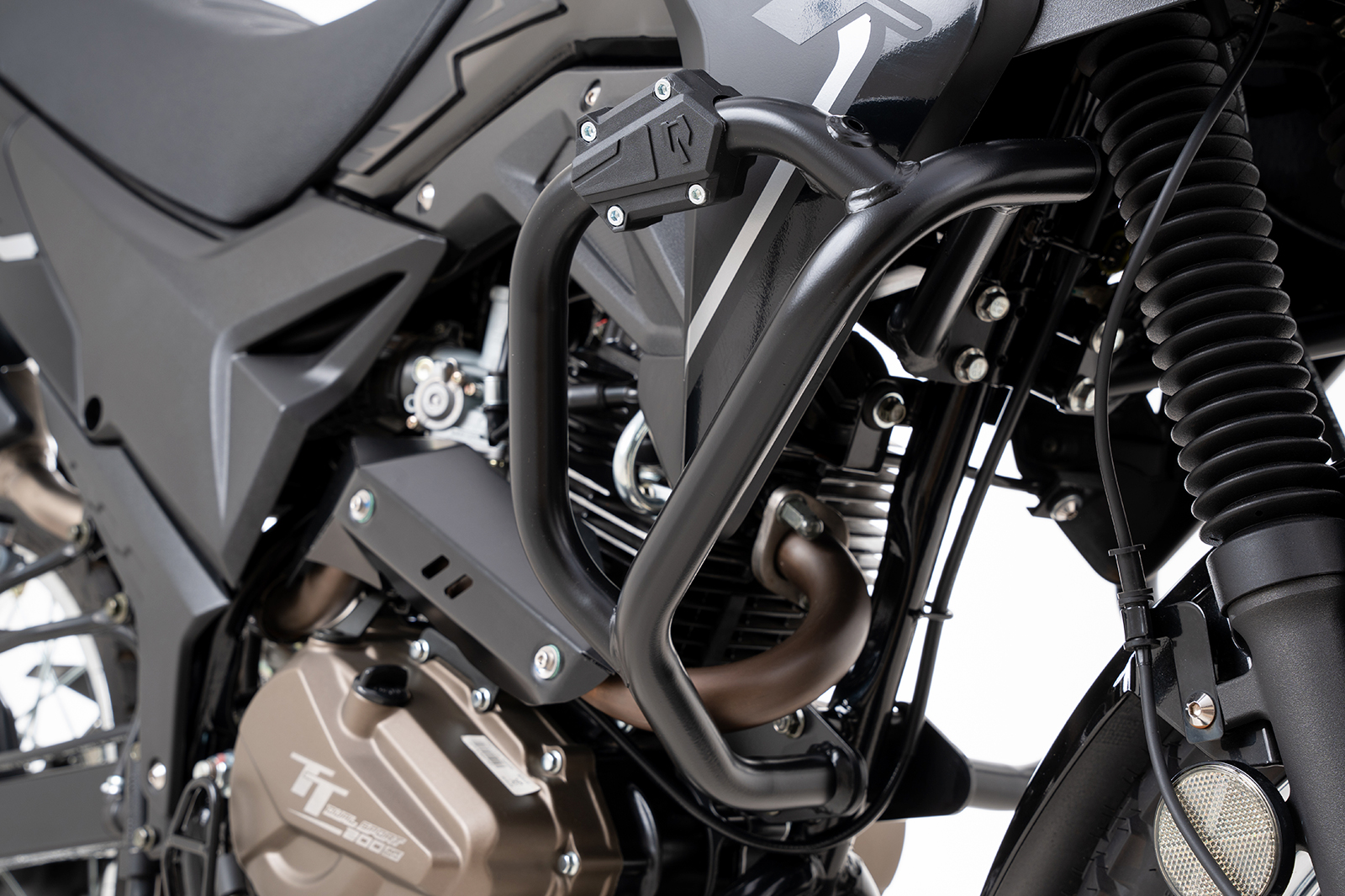 Defensa tubular akt tt ds 200 / 200 rally