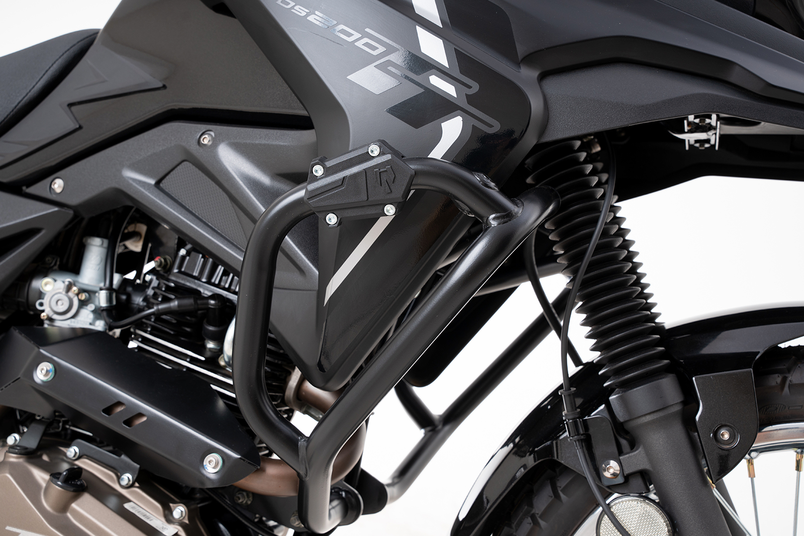 Defensa tubular akt tt ds 200 / 200 rally