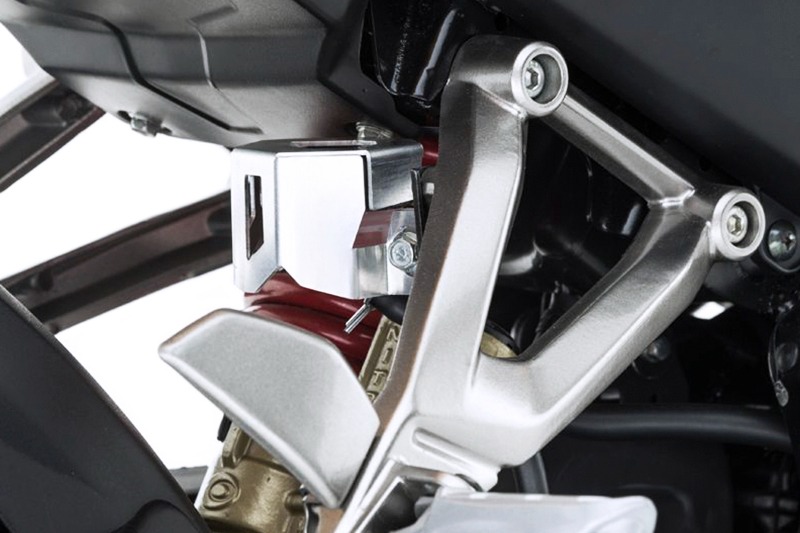 PROTEC TARRO LIQUIDO DE FRENO TRAS PULSAR 200 NS Y DOMINAR 400 Protector Tarro Liquido de Frenos Pulsar 200 NS