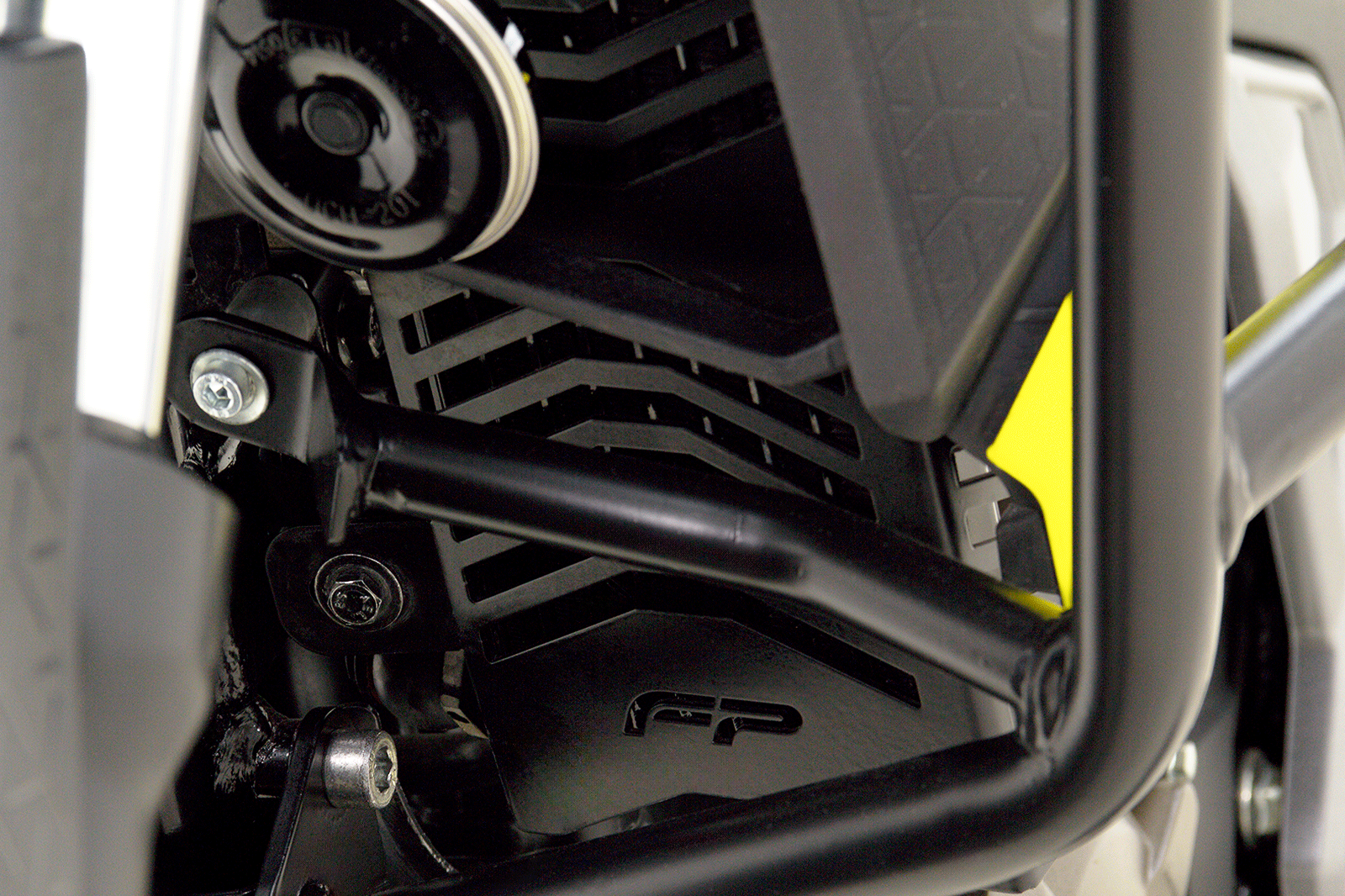 Protector Radiador Suzuki Gixxer 250, Defensa para Radiador Suzuki Gixxer 250, Radiador Suzuki Gixxer 250, Radiador Suzuki Gixxer 250 con Protector, Radiador Suzuki Gixxer 250 con Resguardo, Suzuki Gixxer 250, Protección para el Radiador Suzuki Gixxer 250