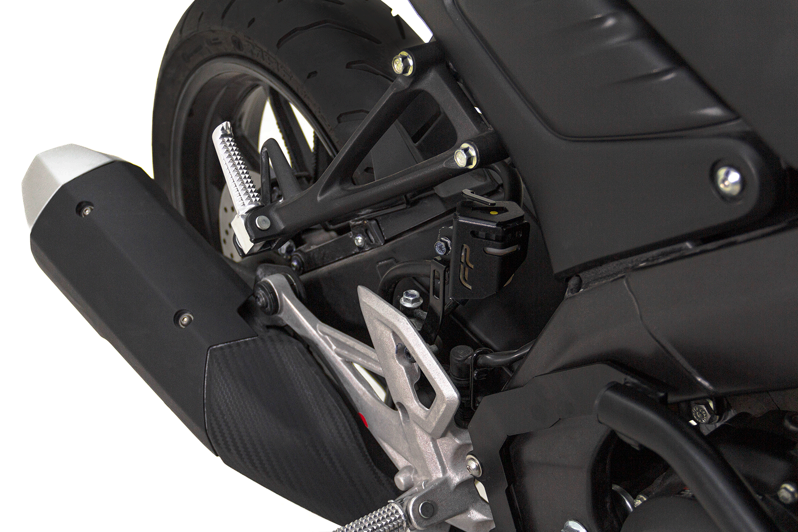 PROTECTOR TARRO LIQUIDO FRENO YAMAHA MT 15, Protector liquido de freno para MT 15, Protector Tarro Liquido de Freno Yamaha MT 15, Protector Liquido de Freno MT 15
