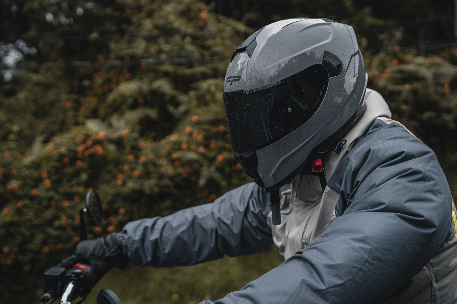 Impermeable tsunami gris amarillo