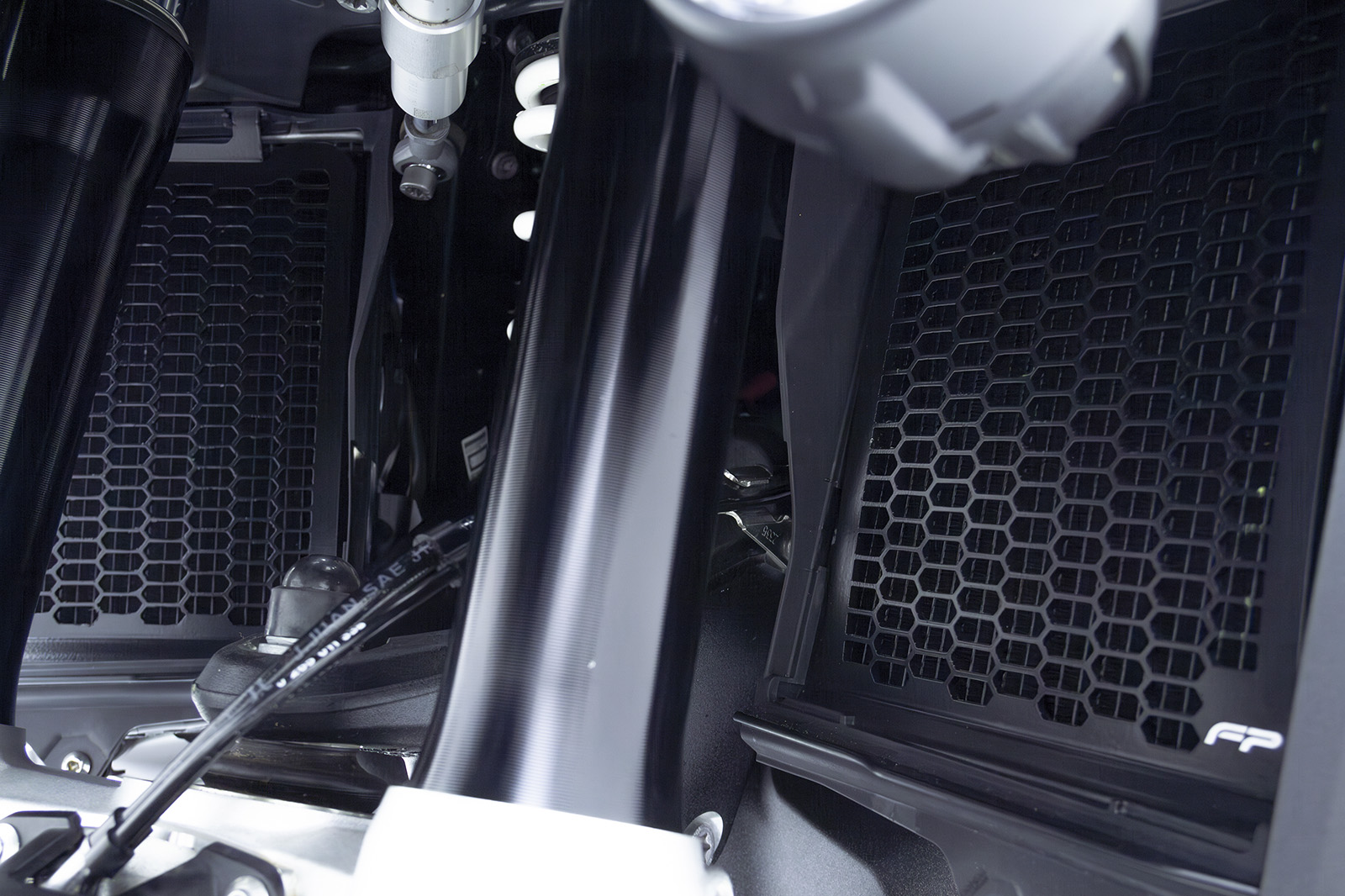 Protector radiador bmw r1300gs