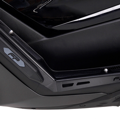 Slider floorboard NMax FP instalado en área de apoyapiés.