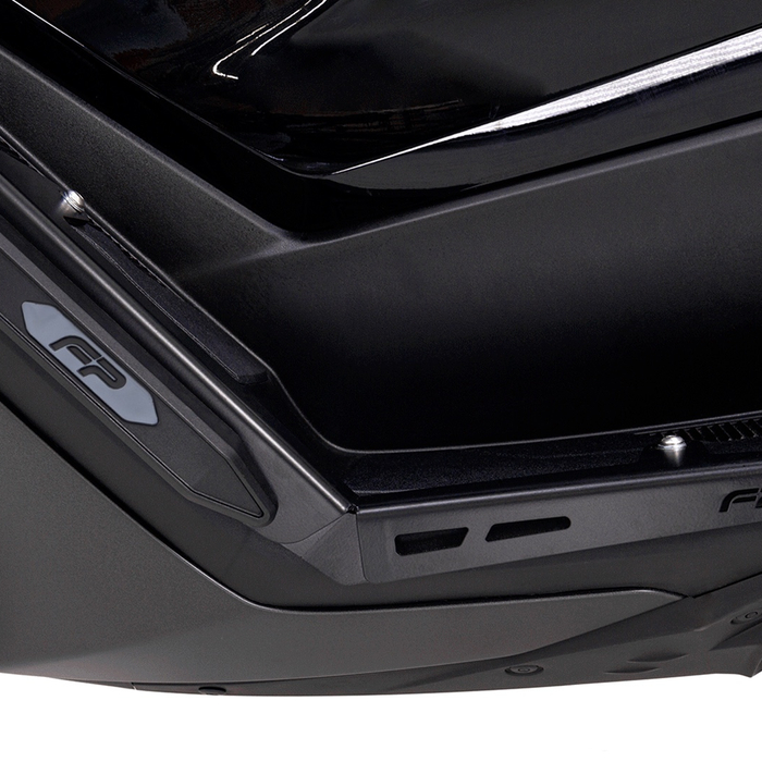 Slider floorboard NMax FP instalado en área de apoyapiés.