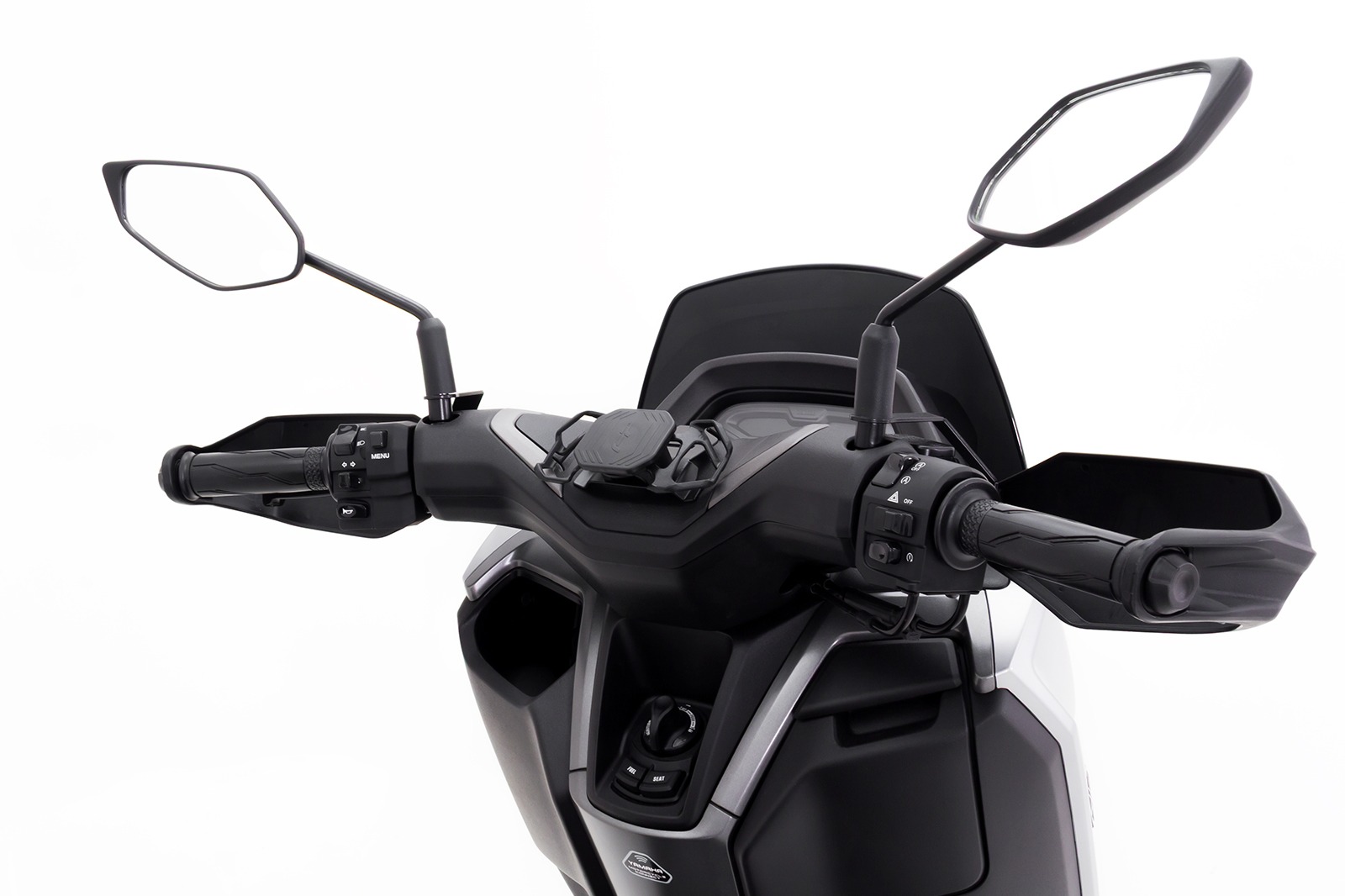 nmax 2026 con soporte de celular