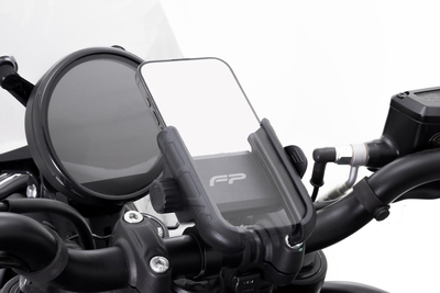 Porta Celular FP Ultra instalado en manubrio de moto