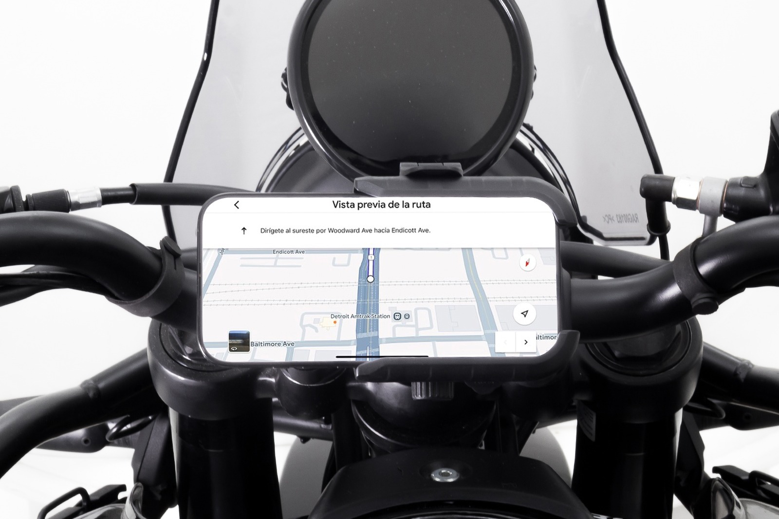 Porta Celular FP Ultra en uso durante recorrido urbano