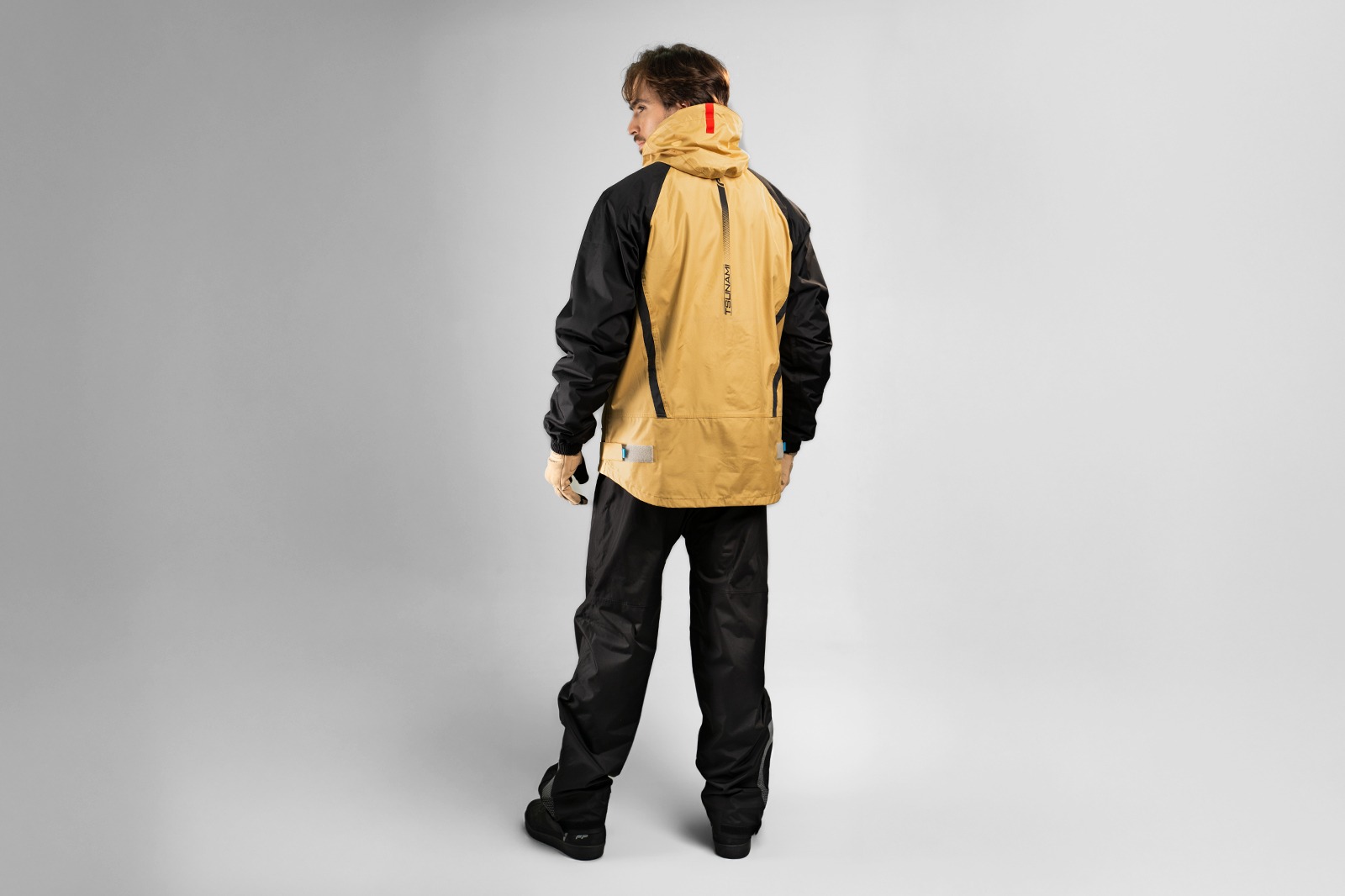 Reflectivos delanteros y traseros en impermeable arena para moto