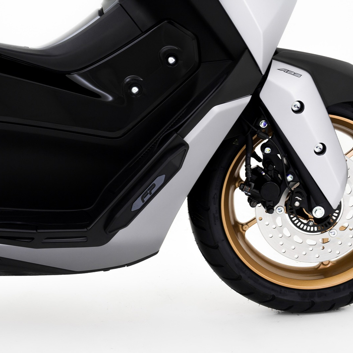 Detalle del logo FP en Slider NMax protector de caídas