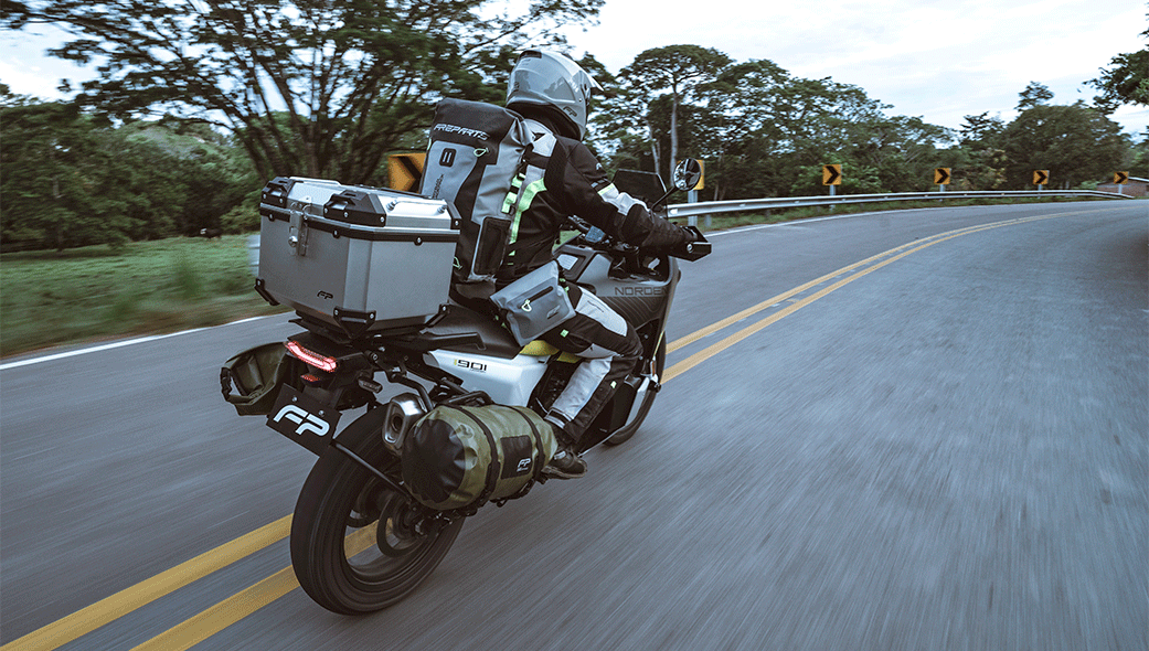 El gran debate... maletas para moto rígidas o DryBags | Parte 1