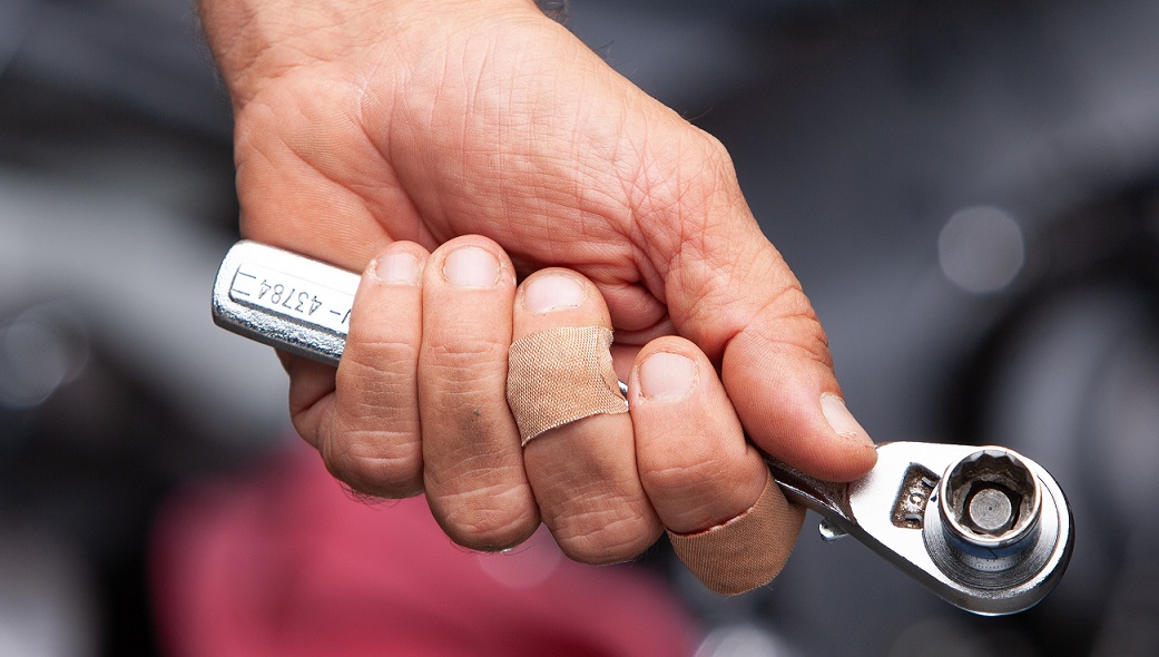 ¿Qué herramientas llevar para un viaje en moto?