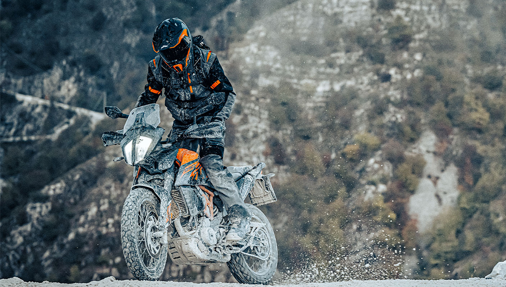La nueva KTM 390 Adventure 2023, renovada para el offroad