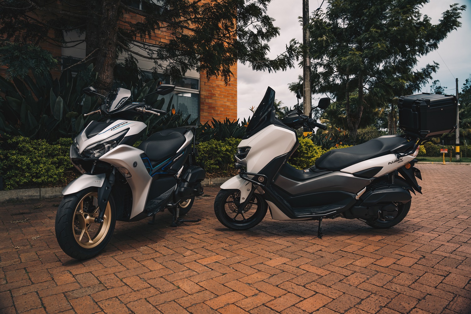 Yamaha NMax 2024 vs Yamaha Aerox 2024