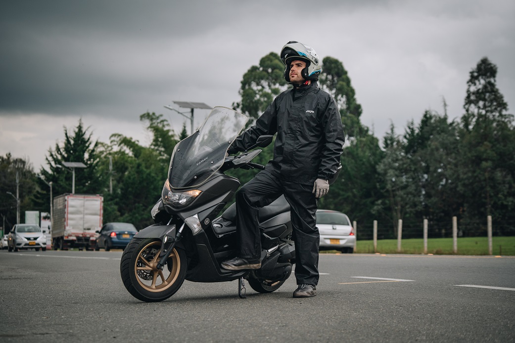 Chubasquero Para Motociclistas - Embers Ropa de Seguridad