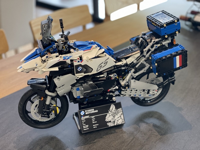 Moto de Lego BMW 1250 GS de Nifeliz