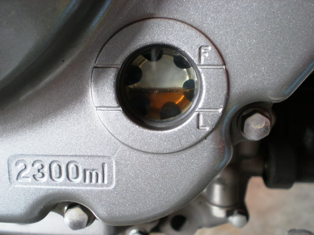 Revision de Nivel de Aceite de la Moto
