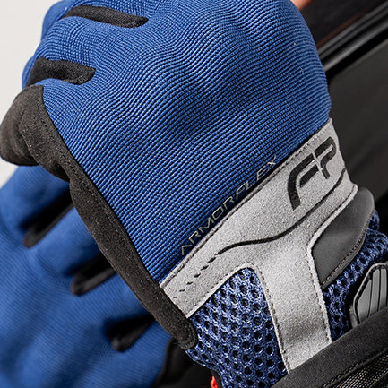 Guantes Core azul navy para moto, frescos y ventilados, con reflectivo 3M para mayor visibilidad nocturna