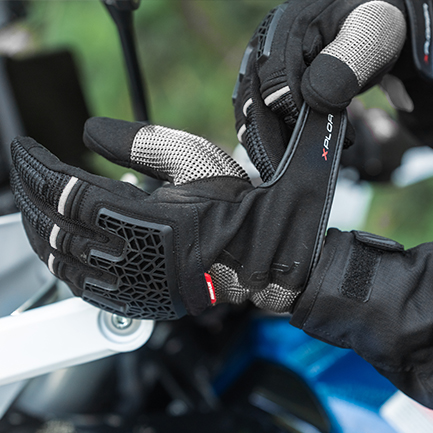 Guantes Xplorer negros para moto con palma reforzada de Chamude y silicona para mejor agarre