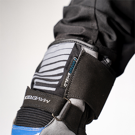 Guante Maverick Gris con membrana impermeable Waterproof Shield, mantiene las manos secas y transpirables.