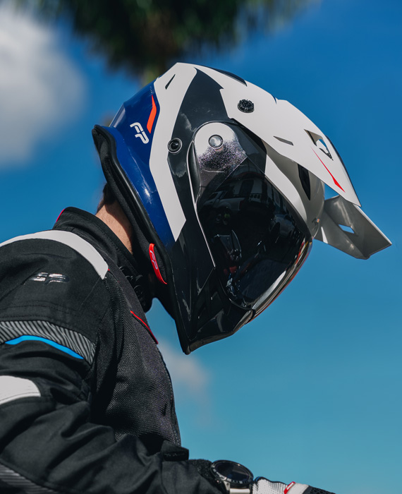 banner de entrada a categoria de cascos para moto marca FP